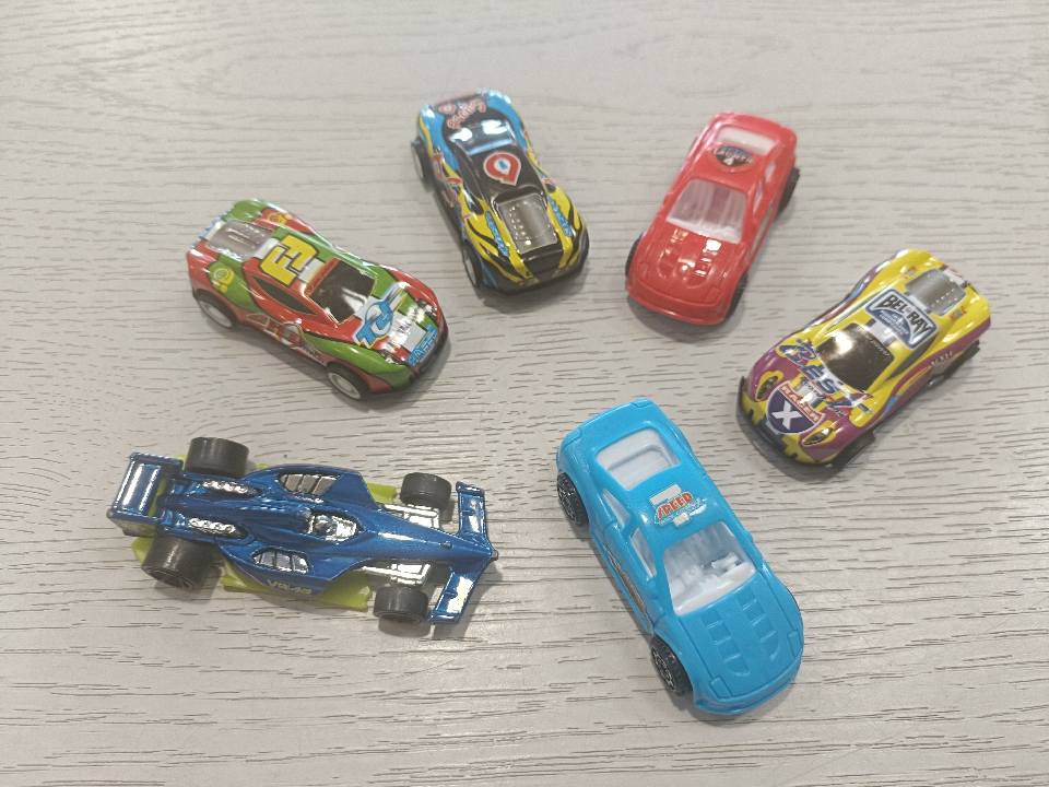 ODS Silver Wheel Valigetta Auto Giocattolo Con 6 Macchinine Diecast E Pista, Capacità Fino A 24 Auto, Regalo Per Bambini - 3