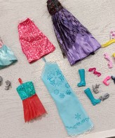 VESTITI+ACCESSORI BARBIE