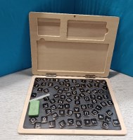 LAVAGNA CON NUMERI ELETTERE MAGNETICHE+GESSETTI