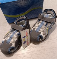 SANDALI TG 32 NUOVI!