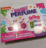 GIOCO SCATOLA LABORATORIO DEI PROFUMI (MAI USATO!)