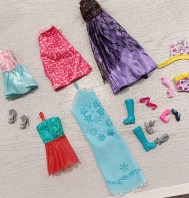 VESTITI+ACCESSORI BARBIE