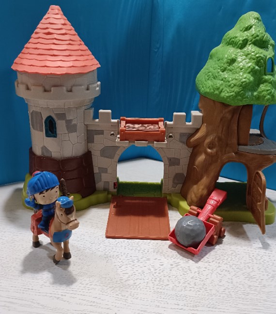 CASTELLO DI MIKE IL CAVALIERE