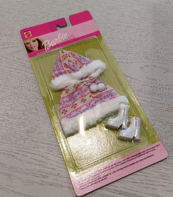ABITO BARBIE NUOVO!