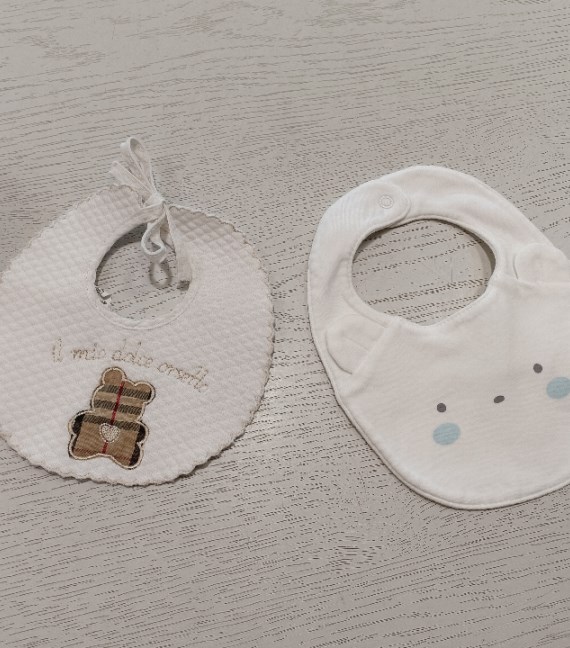 2 BAVAGLINI NEONATO MAI USATI