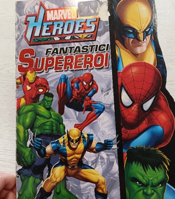 LIBRO FANTASTICI SUPER EROI