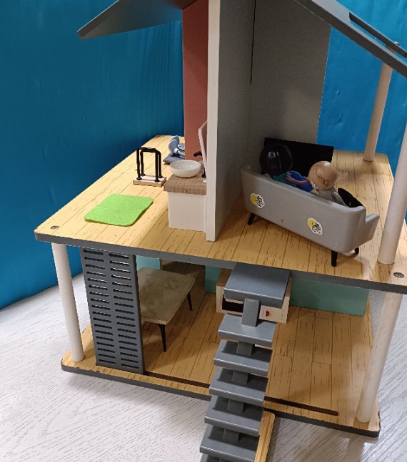 CASA DELLE BAMBOLE DI LEGNO+ACCESSORI