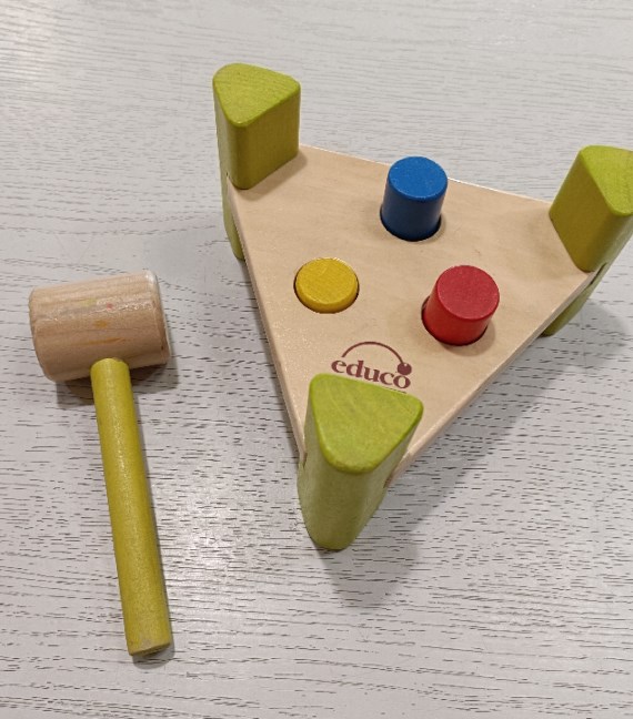 GIOCO LEGNO CON MARTELLINO