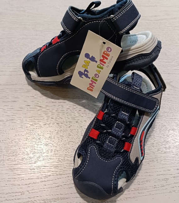 SANDALI TG 32 NUOVI!