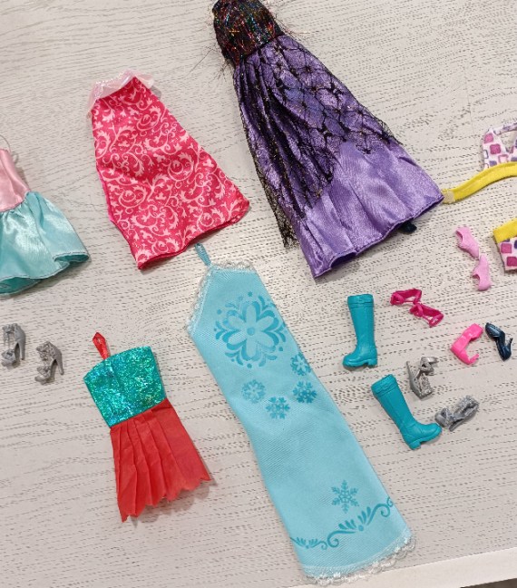 VESTITI+ACCESSORI BARBIE
